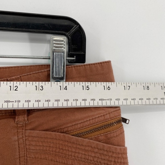 Reitmans Pants Capris Women's Size 9 Brown Zip Pockets Button Zip Closure - Picture 4 of 12